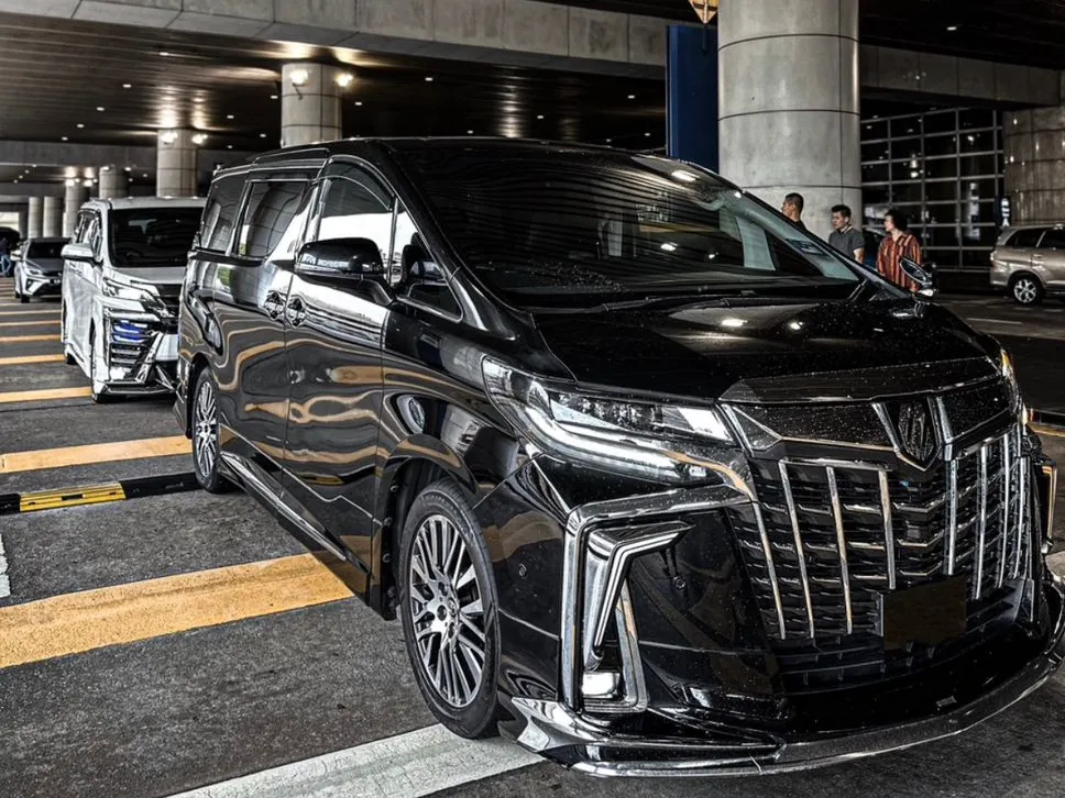 A private Toyota Alphard transfer vehicle
